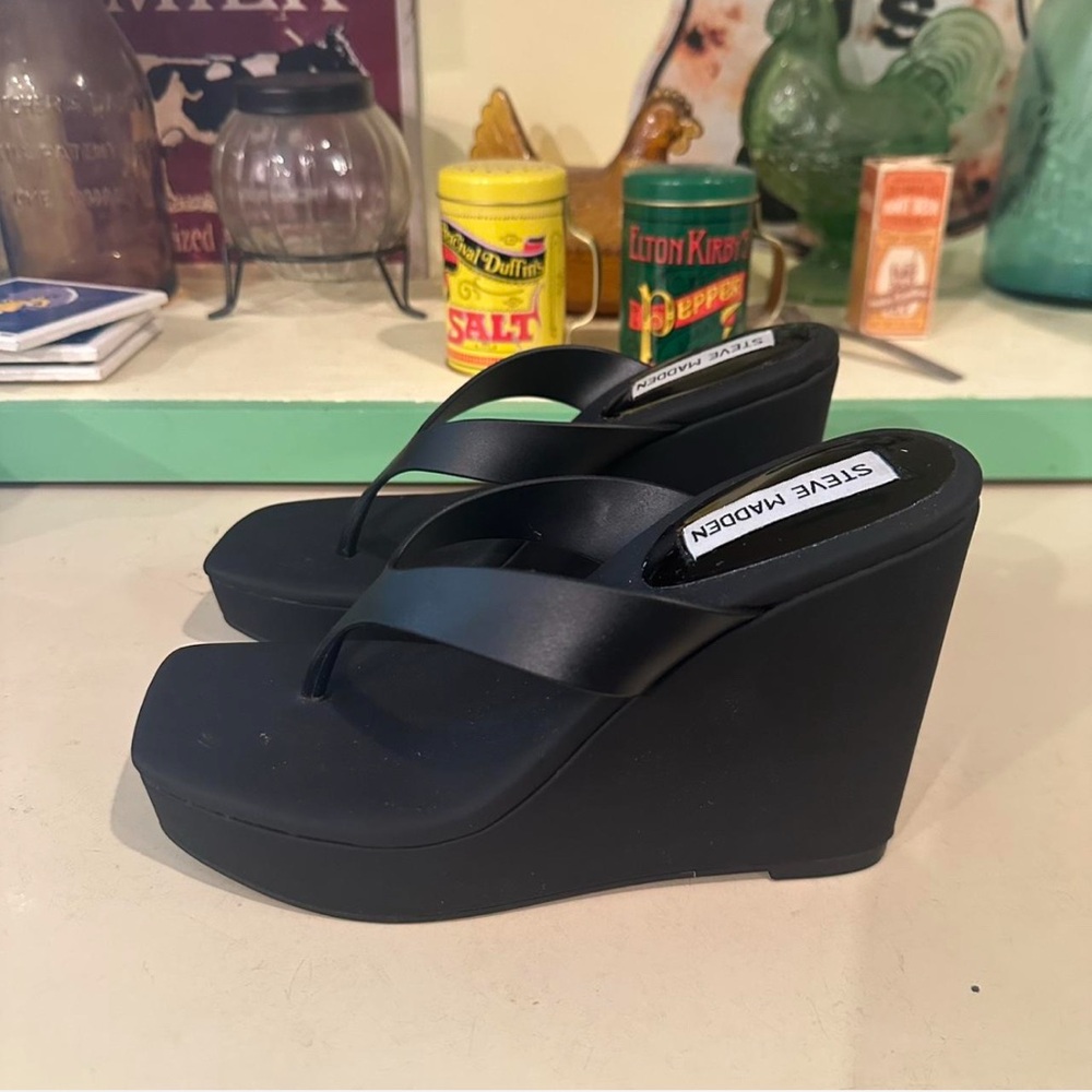 Steve Madden y2k Black Platform Wedges